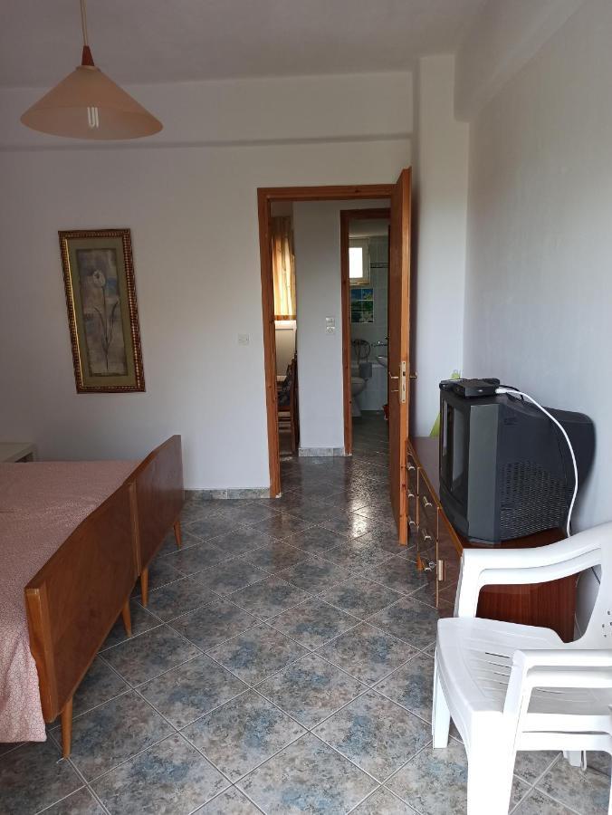 Anastasia - Efthimios Apartments Agios Konstantinos  المظهر الخارجي الصورة