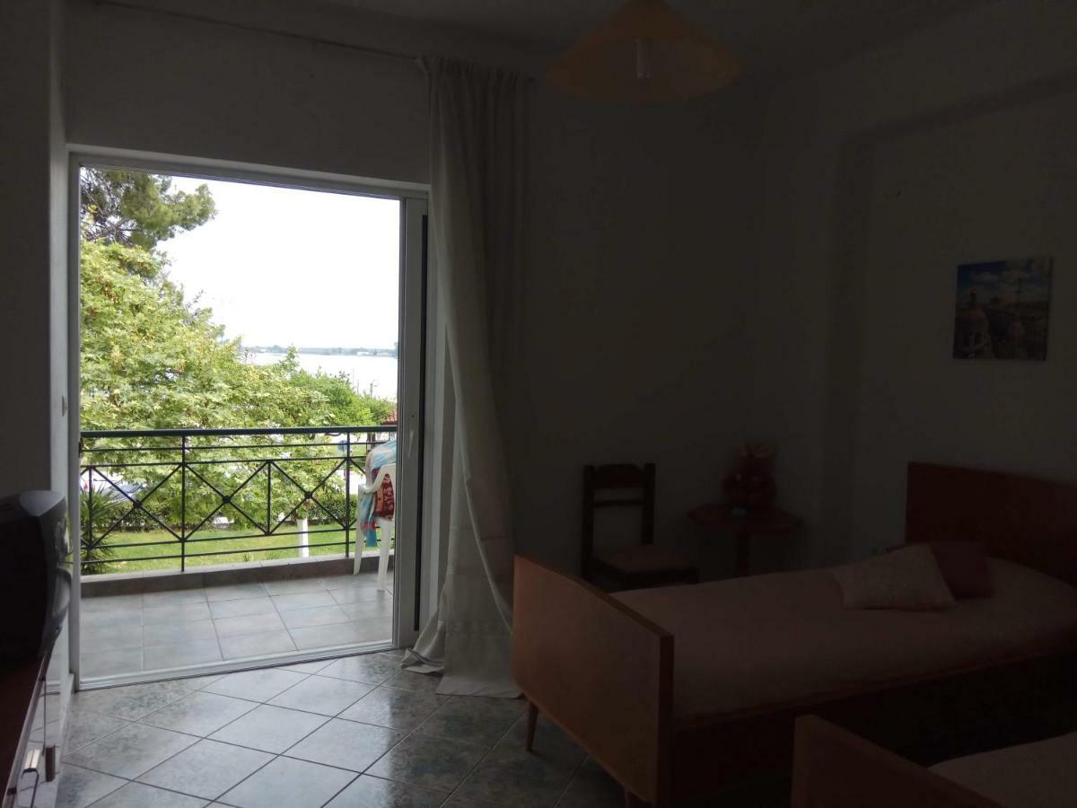 Anastasia - Efthimios Apartments Agios Konstantinos  المظهر الخارجي الصورة